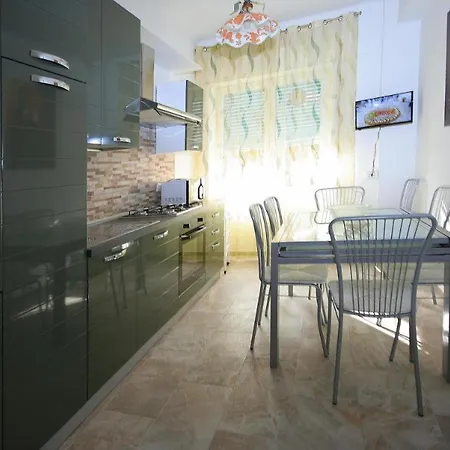 Hanbury 96 - Cristallo Apartmán *